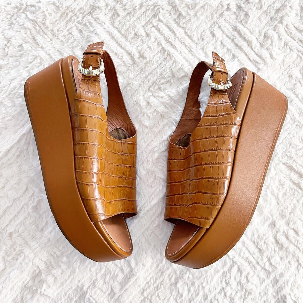 FitFlop Eloise Croc Embossed Leather Wedge Sandals in Light Tan - Picture 2 of 9